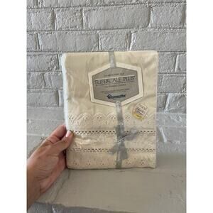 Wamsutta Superscale Plus 200 Thread Count Standard Eyelet Pillowcases (2) NWT